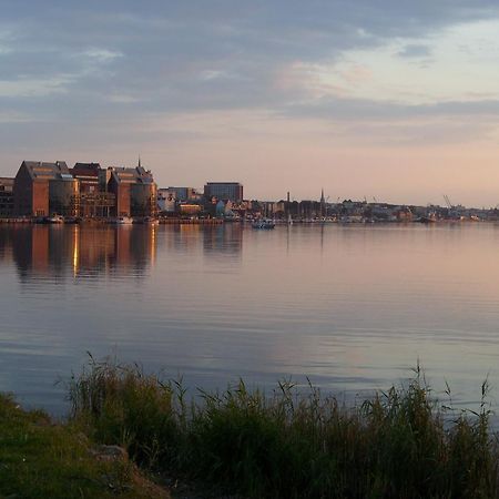 Hotel Warnow Rostock Exterior foto