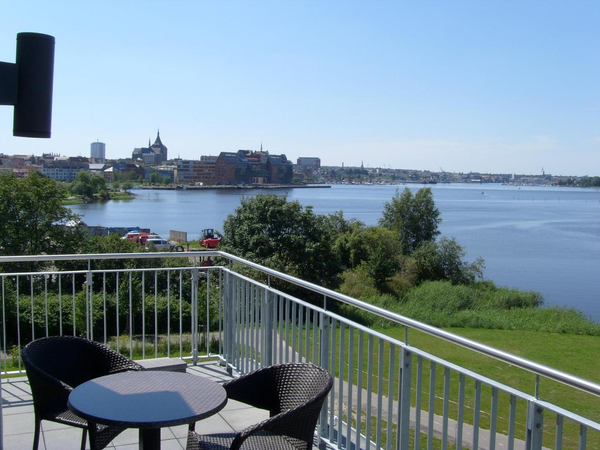Hotel Warnow Rostock Exterior foto