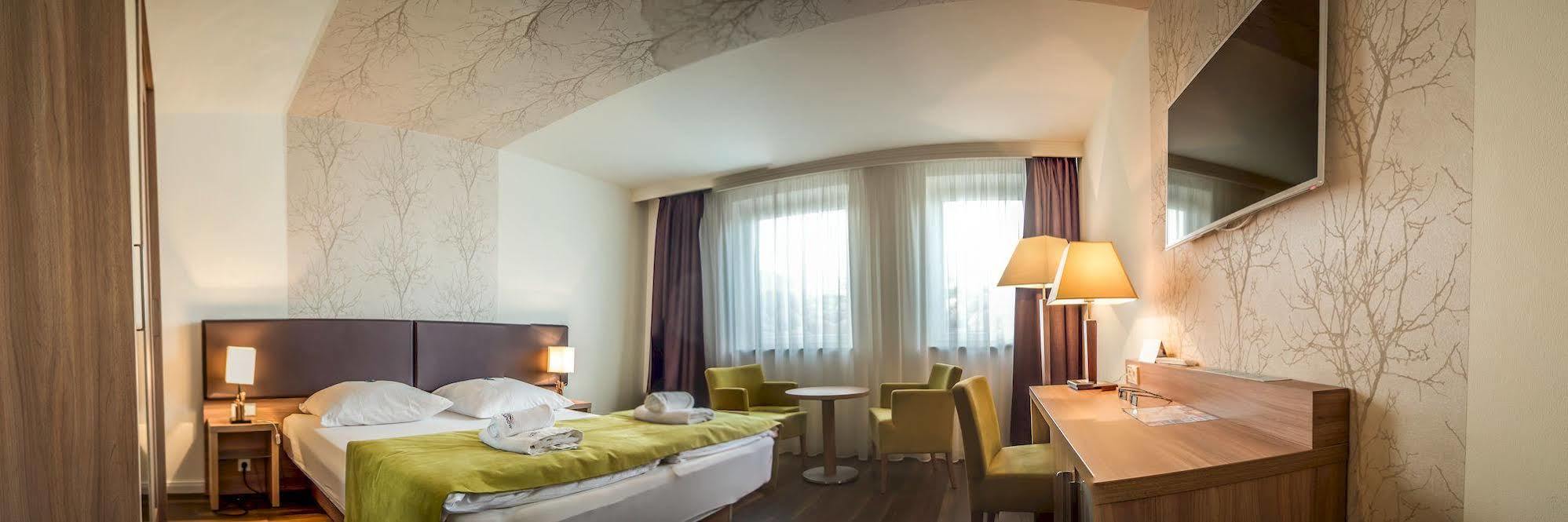 Hotel Warnow Rostock Exterior foto
